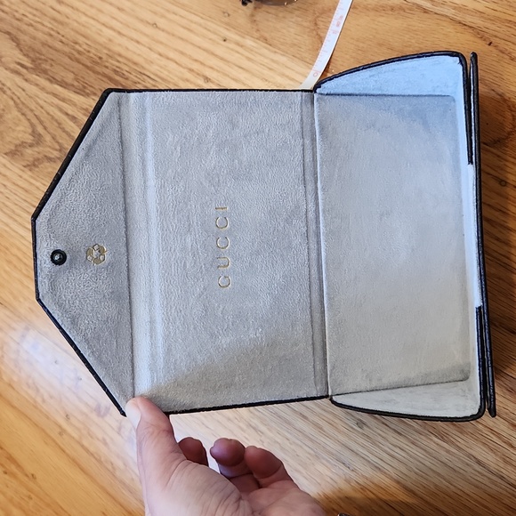 Gucci Sunglasses - Picture 6 of 7